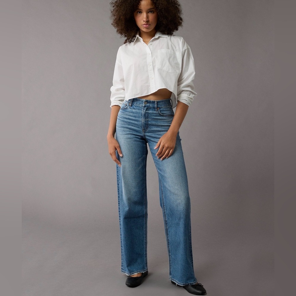 AE Strigid Curvy Super High-Waisted
Baggy Straight Jean